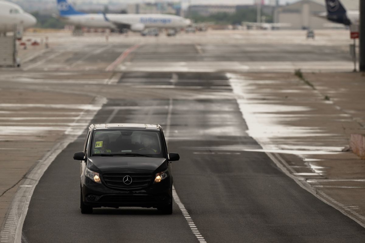 Mercedes-Benz Vito noir de la flotte JIT Express